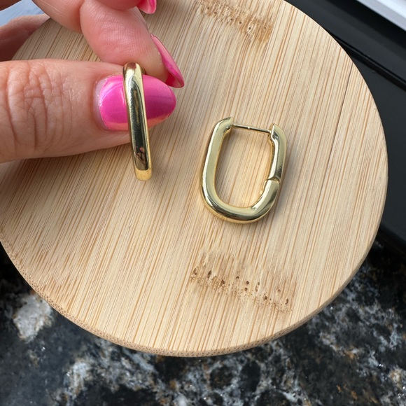 Square U-Shape Hoop Earrings 18K Gold Plated Stainless Steel NWOT - Picture 3 of 9
